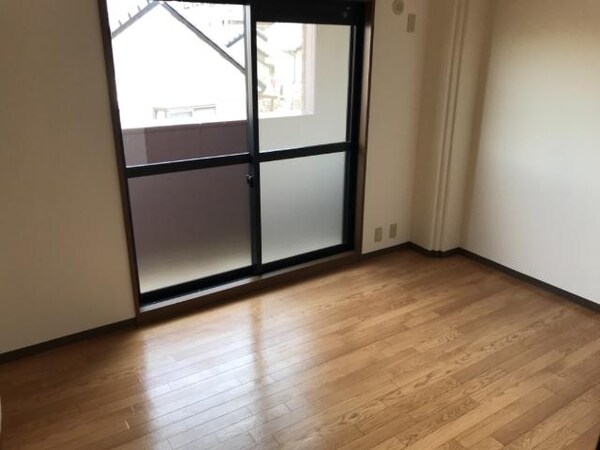 内装他(南洋室)