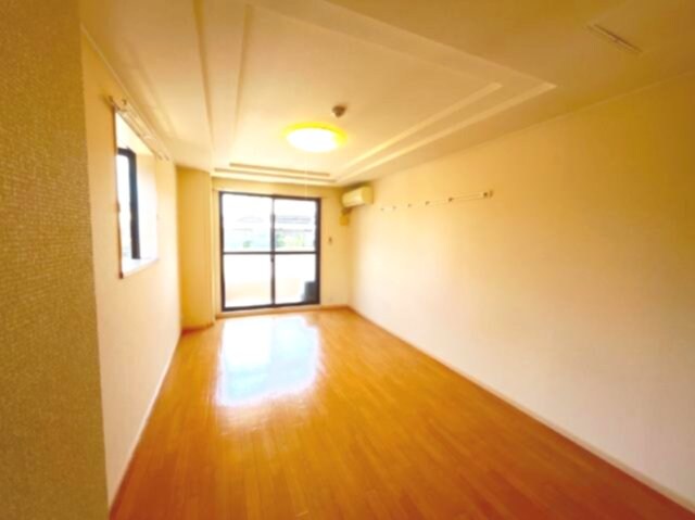 物件内観写真5　(洋室)