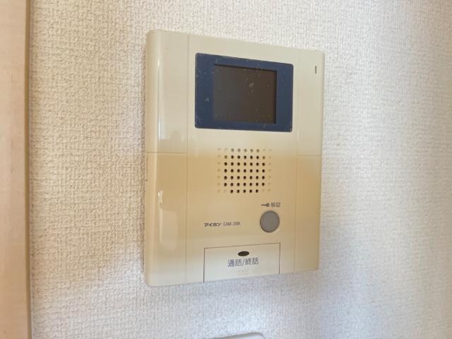 物件内観写真13　(カメラ付インターホン)