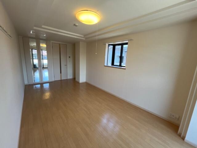 物件内観写真15　(洋室)