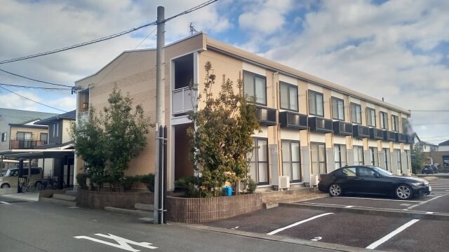 物件外観写真1　(2022年8月に外壁塗装しました。)