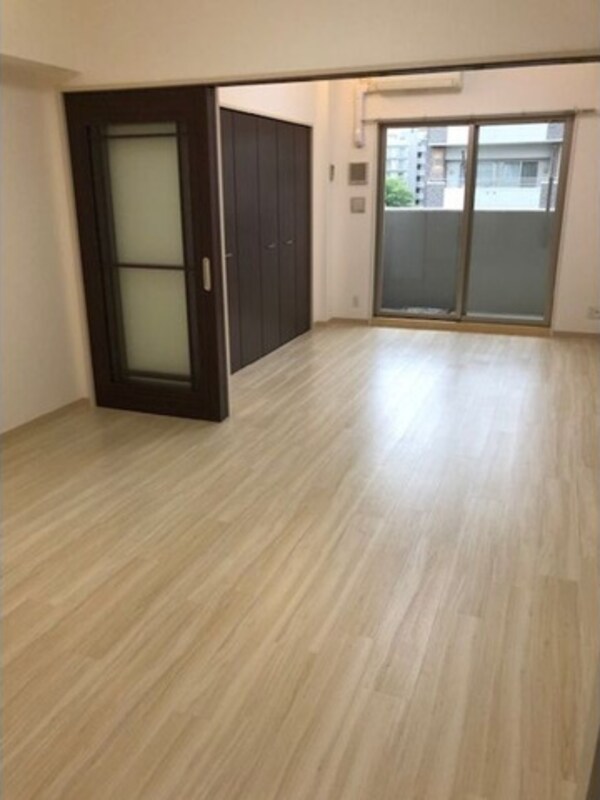 居室(※写真は同じマンションの違う部屋のものになります。)