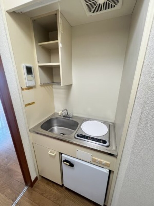 キッチン(※写真は同じマンションの違う部屋のものになります。)
