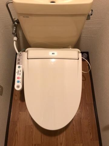 物件内観写真16　(シャワー付トイレ)