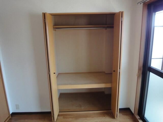 物件内観写真28　(南洋室収納)