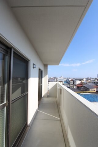 バルコニー(※同室タイプの画像です。内装の色などが異なる場合があります。)