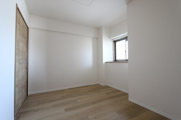 洋室(※同室タイプの画像です。内装の色などが異なる場合があります。)