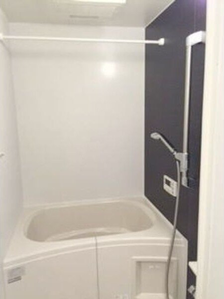 浴室(※写真は同じマンションの違う部屋のものになります。反転タイプ)