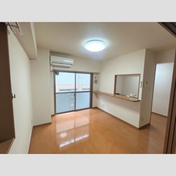 居室(※写真は同じマンションの違う部屋のものになります。)
