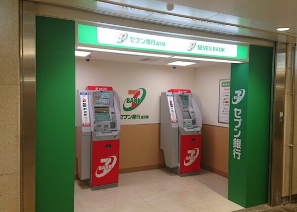周辺環境(セブン銀行 名古屋市営地下鉄 東山線 本陣駅 共 369m)