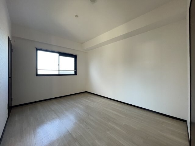 物件内観写真9　(同物件の類似部屋の写真です。色・仕様は実際と異なります。現状)