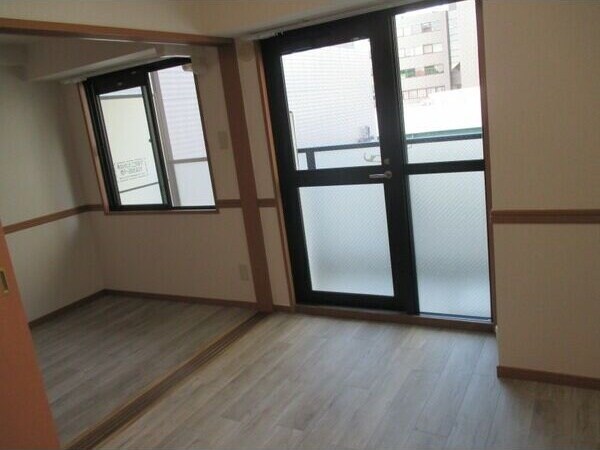 居室(※写真は同じマンションの違う部屋のものになります。)