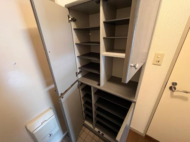 物件内観写真15　(下駄箱)