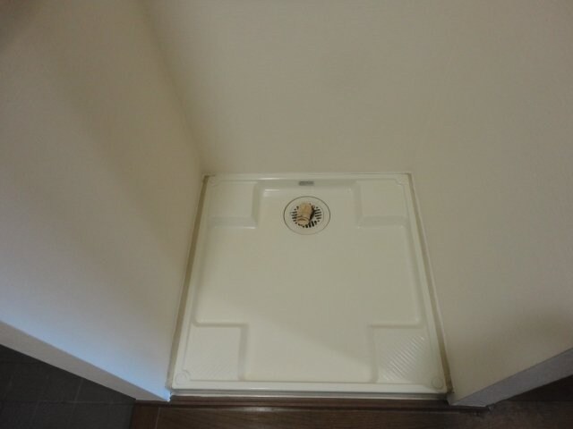 物件内観写真12　(洗濯機置場)