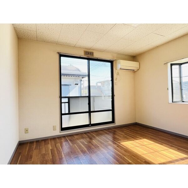 物件内観写真3　(室内写真は別部屋の写真です。)