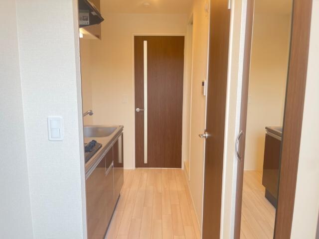 物件内観写真5　(廊下)