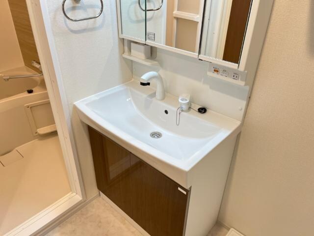 物件内観写真6　(洗髪洗面化粧台)