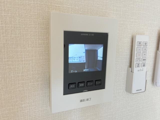 物件内観写真10　(カメラ付インターホン)