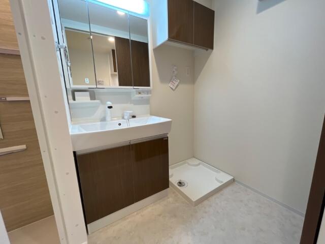 物件内観写真14　(洗面スペース)