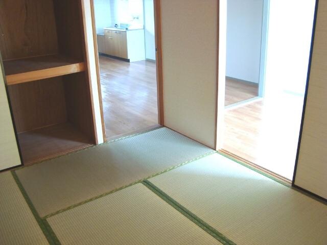 物件内観写真4　(和室)