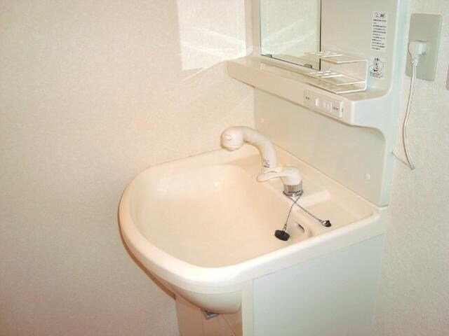 物件内観写真8　(洗髪洗面化粧台)