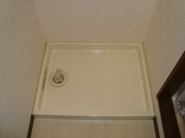 物件内観写真12　(洗濯機置場)