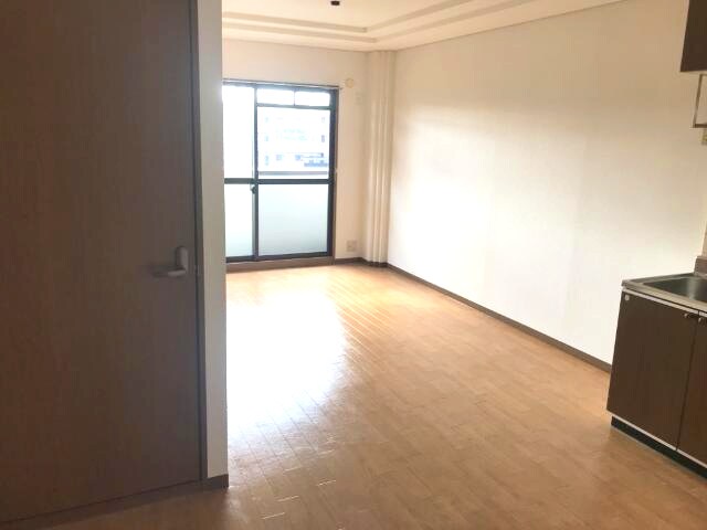 物件内観写真3　(リビング)