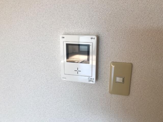 物件内観写真11　(カメラ付インターホン)
