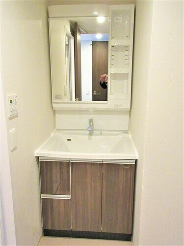 物件内観写真8　(洗面台　※同タイプの部屋のお写真です)