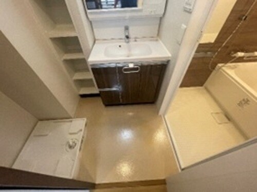 物件内観写真10　(洗面台　※　同タイプの部屋のお写真です)