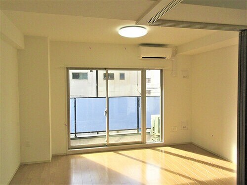 物件内観写真4　(リビング・ダイニング　※同タイプの部屋のお写真です)