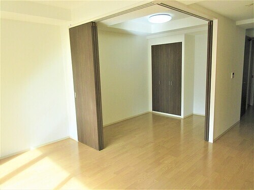 物件内観写真10　(洋室　※同タイプの部屋のお写真です)