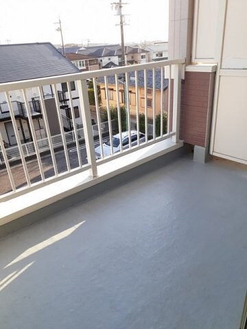物件内観写真12　(陽当たり良好なバルコニーです)