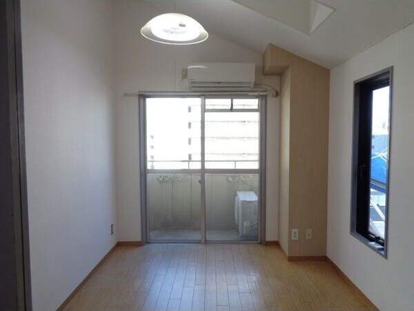 バルコニー(※写真は同じマンションの違う部屋のものになります。)