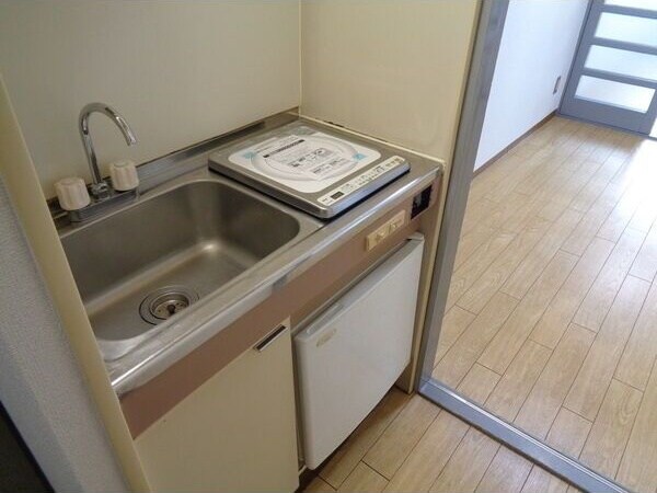 キッチン(※写真は同じマンションの違う部屋のものになります。)