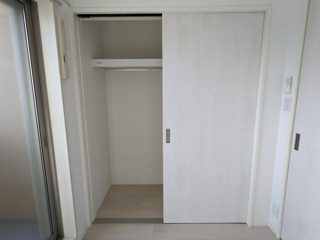 物件内観写真12　(301号室クローゼット)