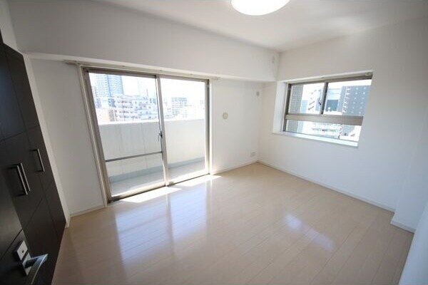 居室(※写真は同じマンションの違う部屋のものになります。)