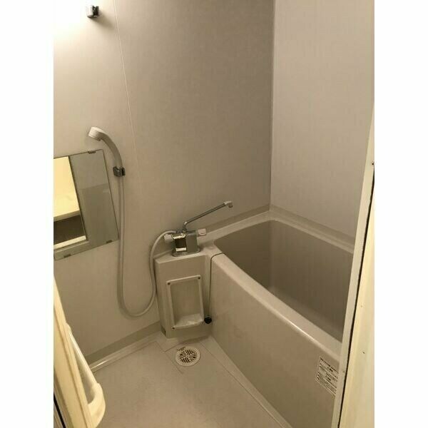 浴室(※写真は同じマンションの違う部屋のものになります。)