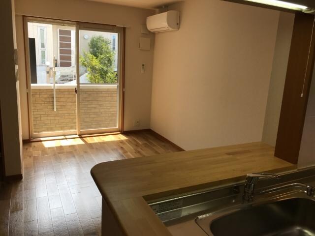 物件内観写真12　(リビング)