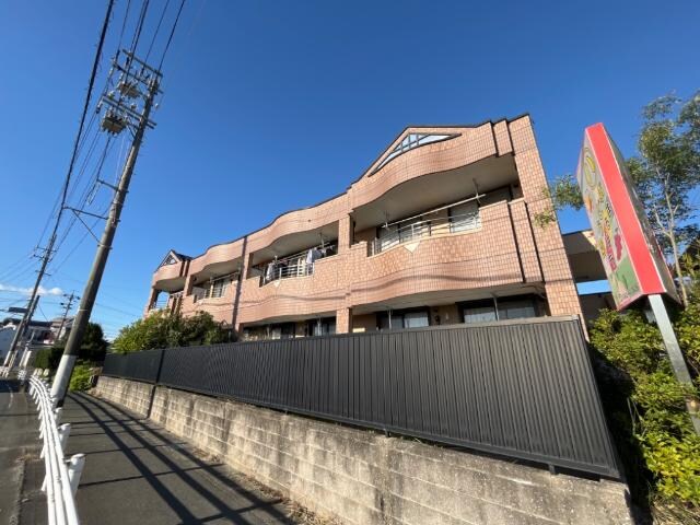 物件外観写真1　(外観写真（昼）)