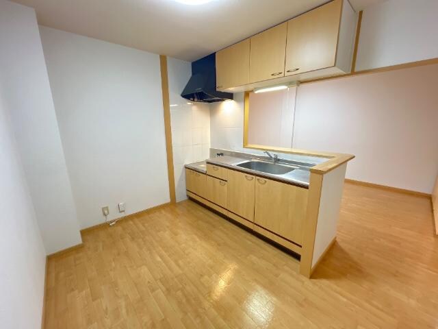 物件内観写真4　(リビング)