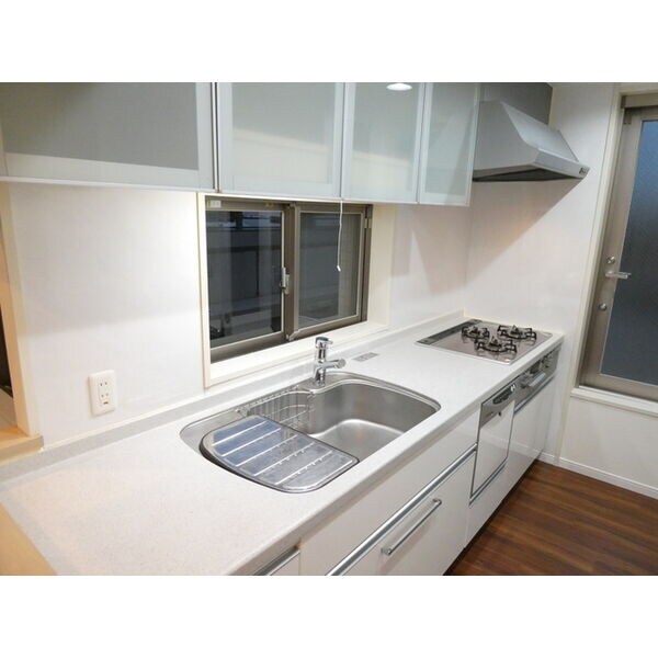 キッチン(※写真は同じマンションの違う部屋のものになります。)