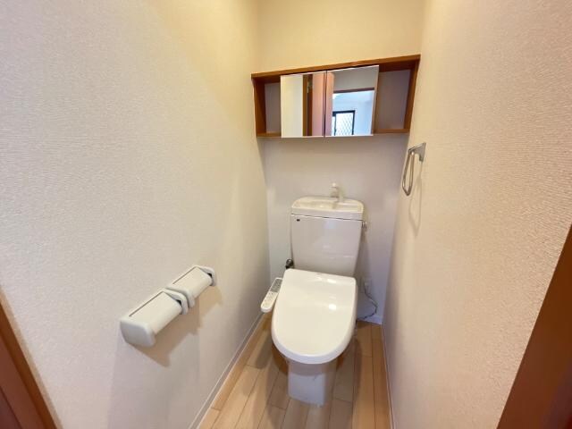 物件内観写真26　(シャワー付トイレ)