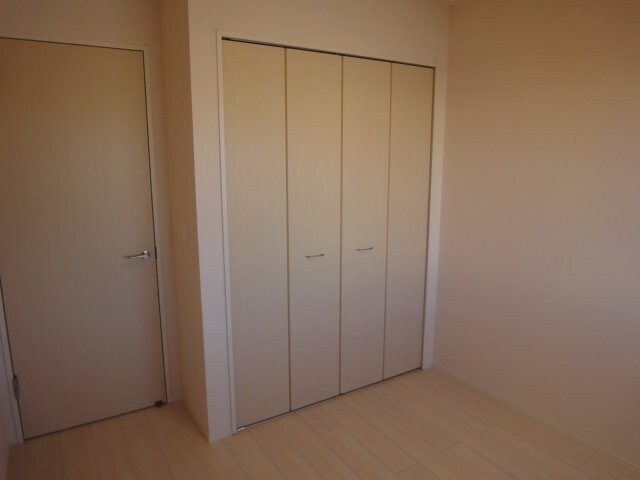 物件内観写真14　(洋室)