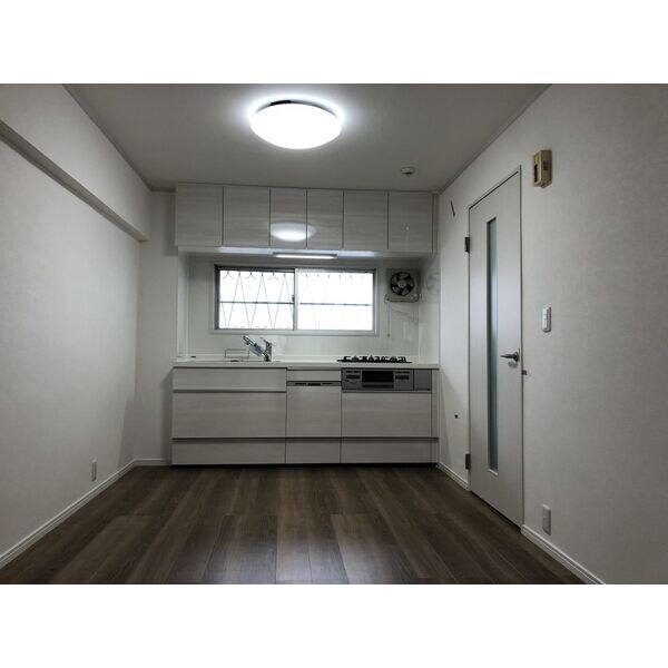 キッチン(※写真は同じマンションの違う部屋のものになります。)