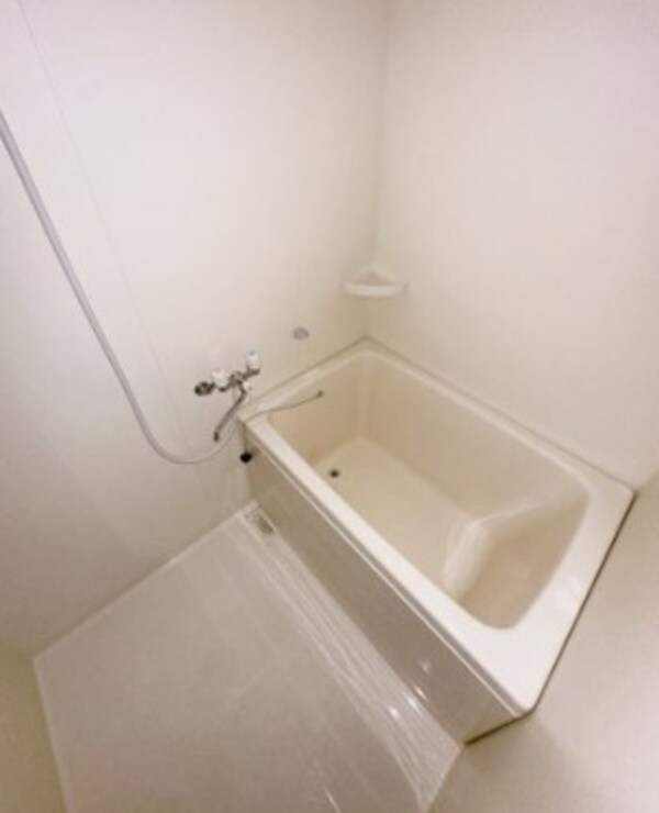 浴室(※写真は同じマンションの違う部屋のものになります。)