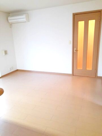 物件内観写真3　(おしゃれなリビングです)