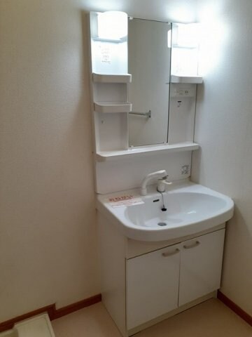 物件内観写真7　(使いやすい洗面所です)