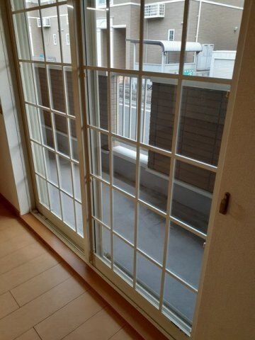 物件内観写真12　(広々としたバルコニーです)