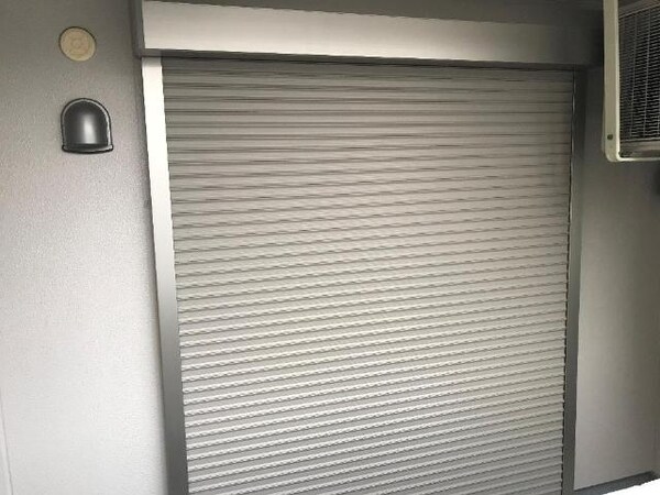 内装他(窓シャッター)